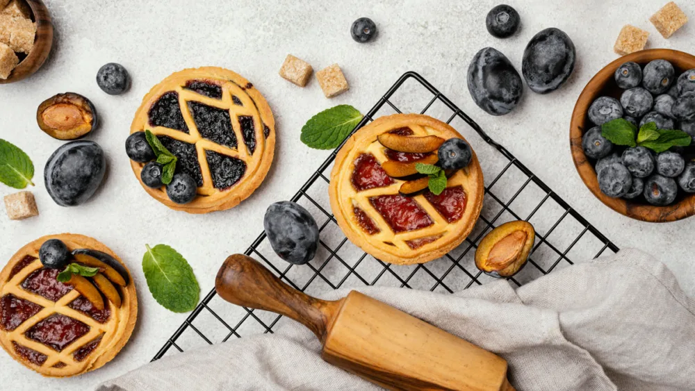 Delicious pies with fruits